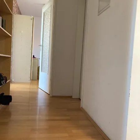 Rum i privatbostad Big Private Room In Furnished Apartment *
