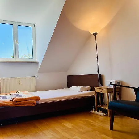 Rum i privatbostad Big Private Room In Furnished Apartment *
